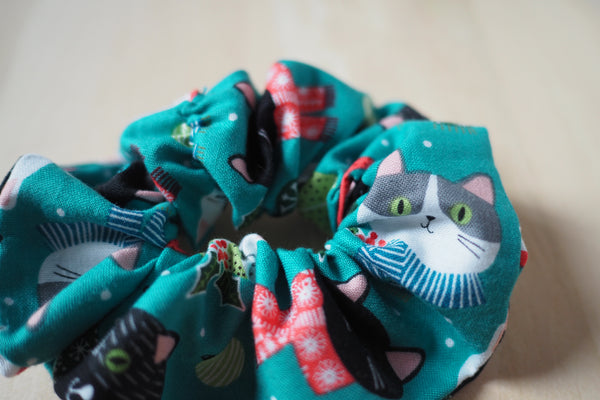 HAPPY CAT